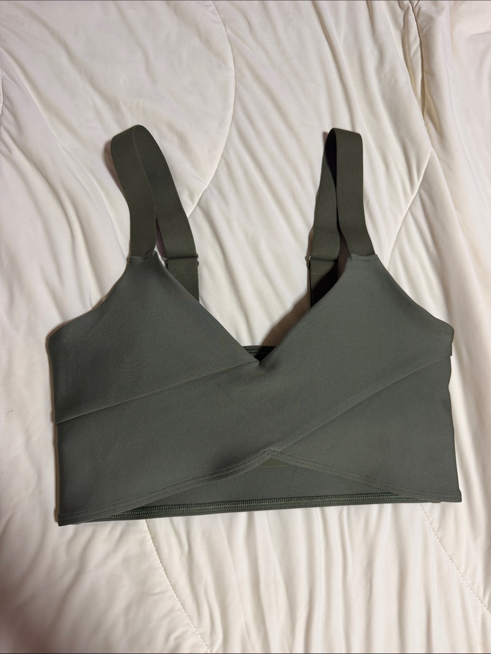 Alo yoga sport bra olive Small